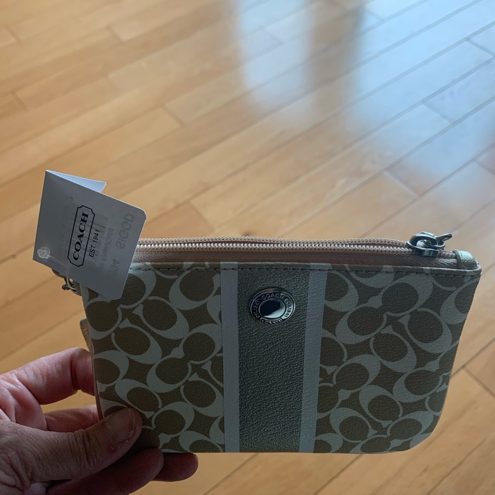 Wristlet